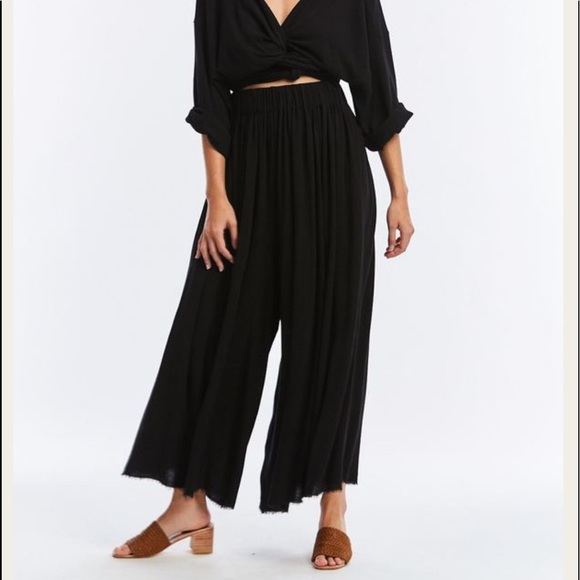 miranda bennett Pants - NWOT Miranda Bennett Studio Palazzo Pants in rayon